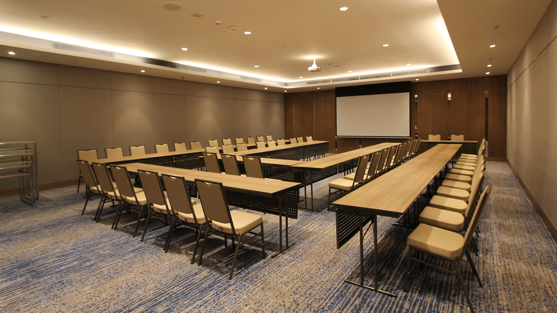 \App\Helpers\getUpload($galleryId)->alt