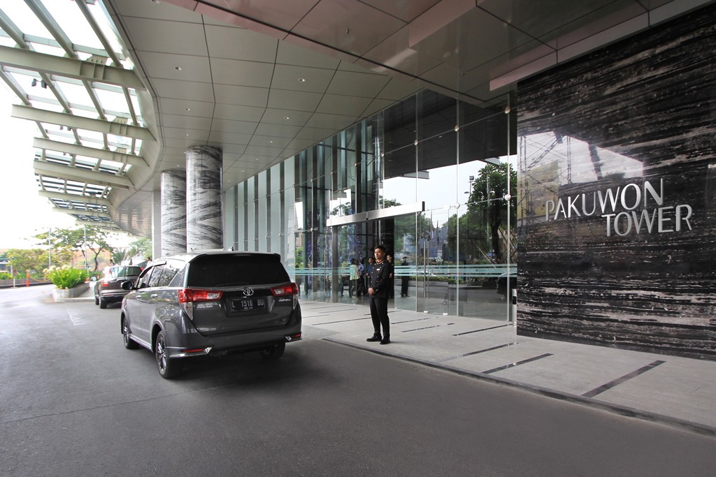 \App\Helpers\getUpload($galleryId)->alt