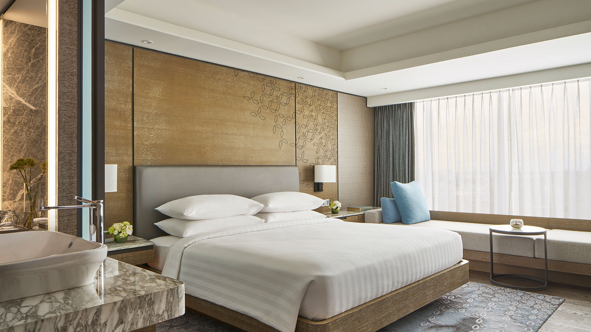 \App\Helpers\getUpload($galleryId)->alt