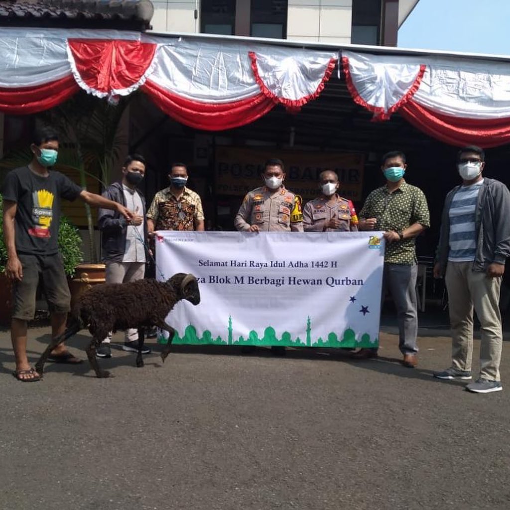 \App\Helpers\getUpload($galleryId)->alt