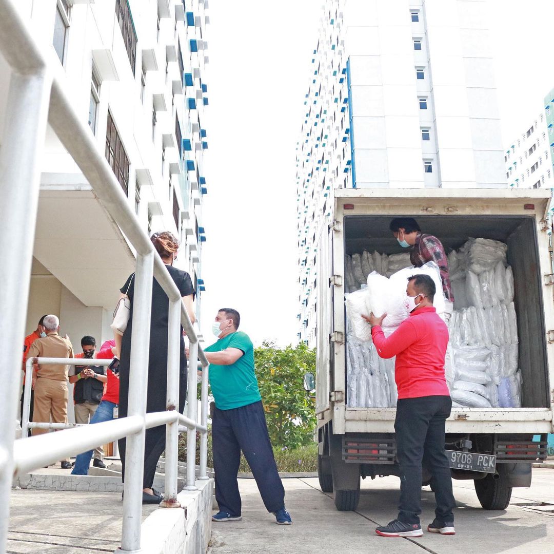 \App\Helpers\getUpload($galleryId)->alt