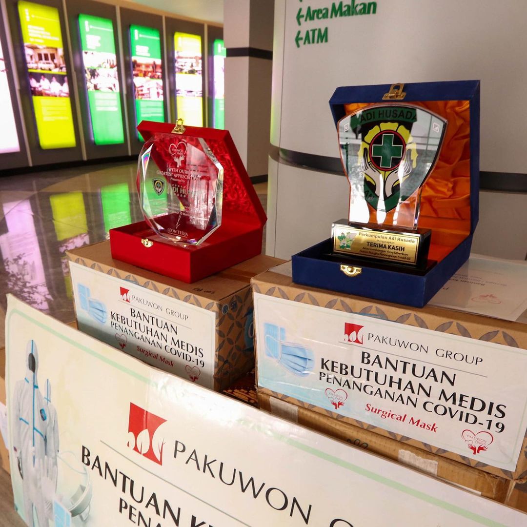 \App\Helpers\getUpload($galleryId)->alt