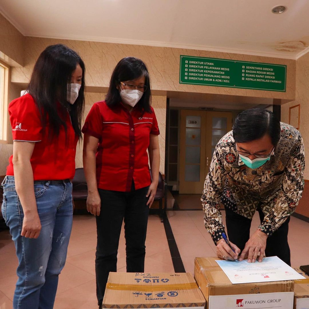 \App\Helpers\getUpload($galleryId)->alt