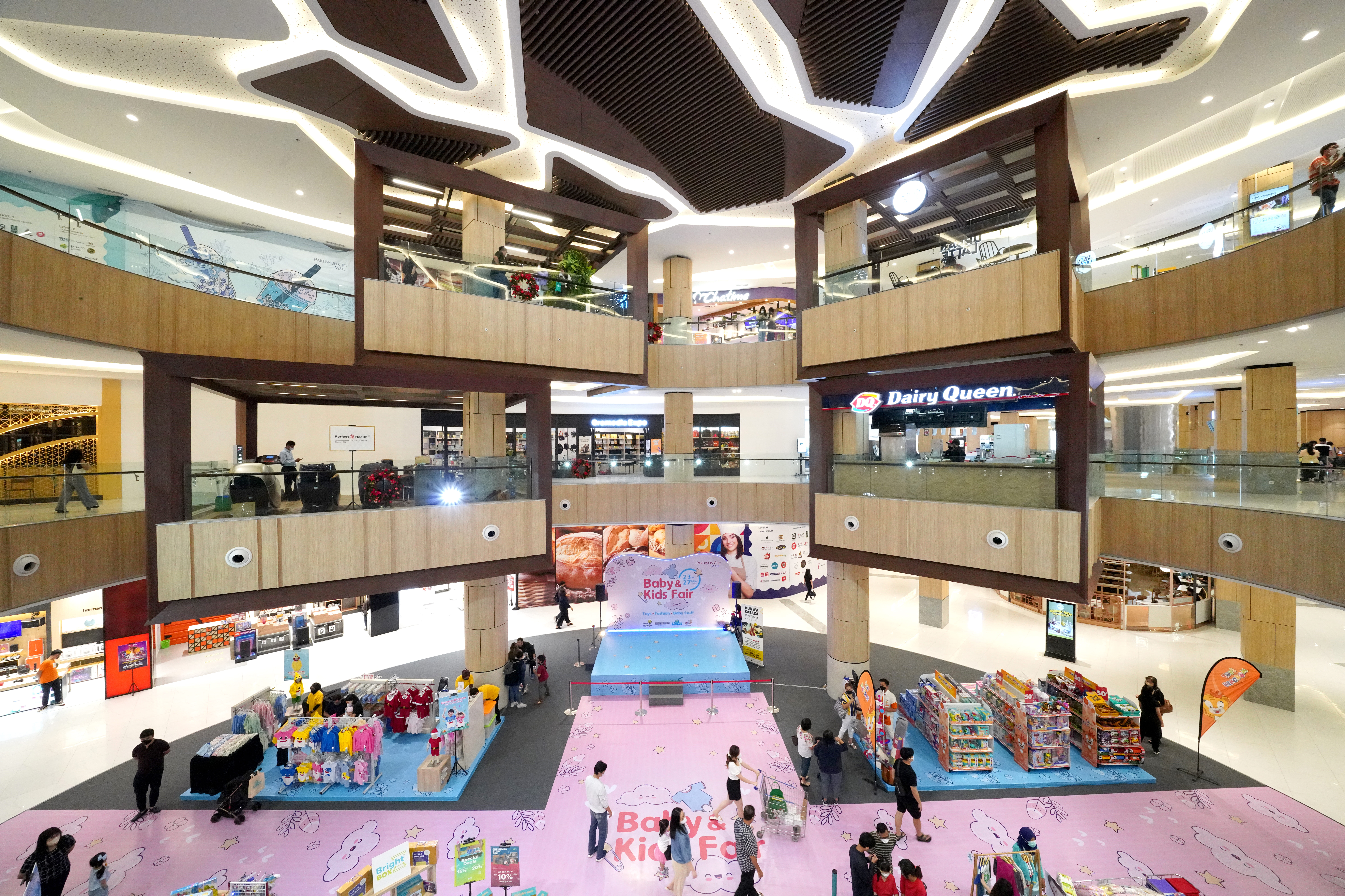 \App\Helpers\getUpload($galleryId)->alt