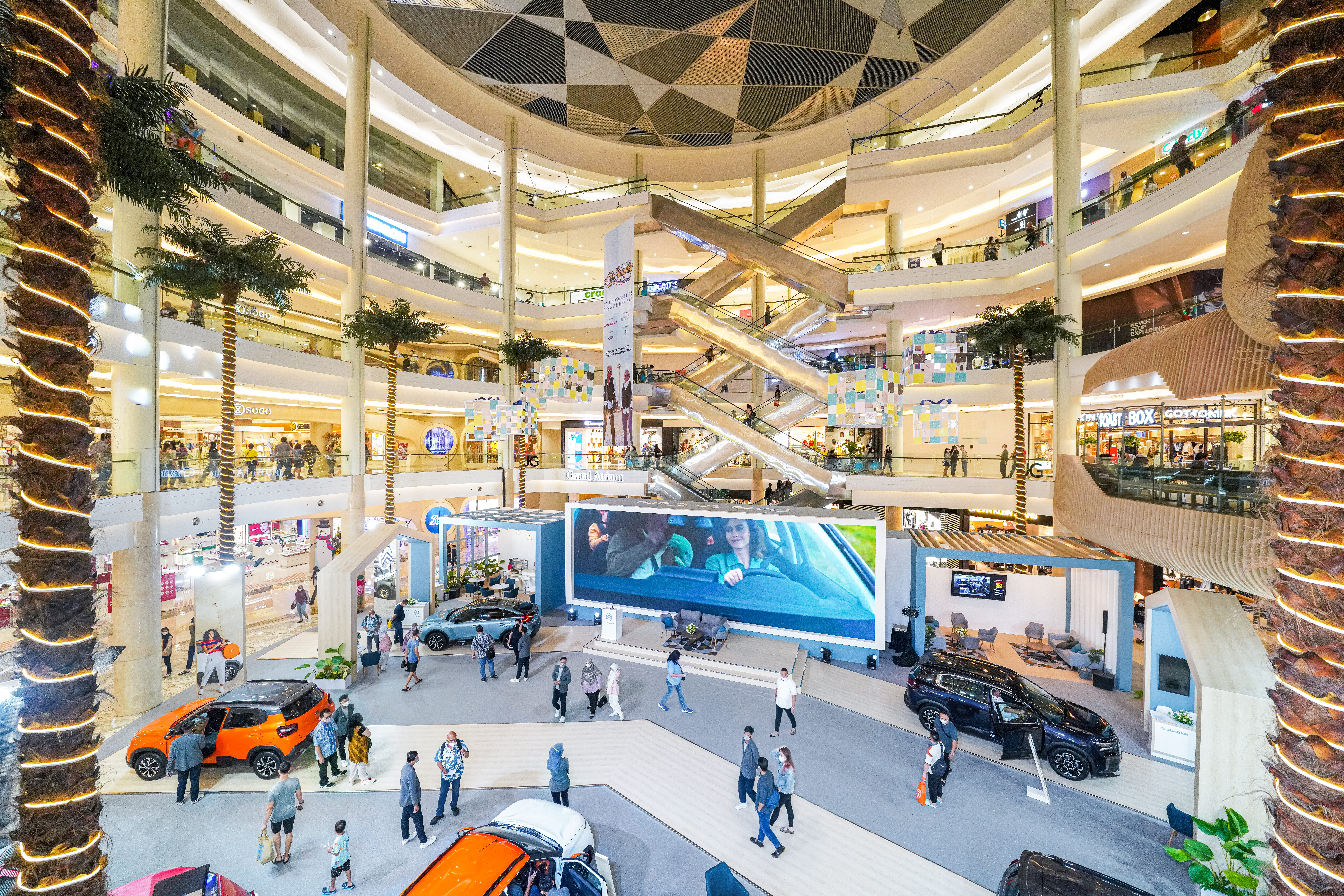 \App\Helpers\getUpload($galleryId)->alt