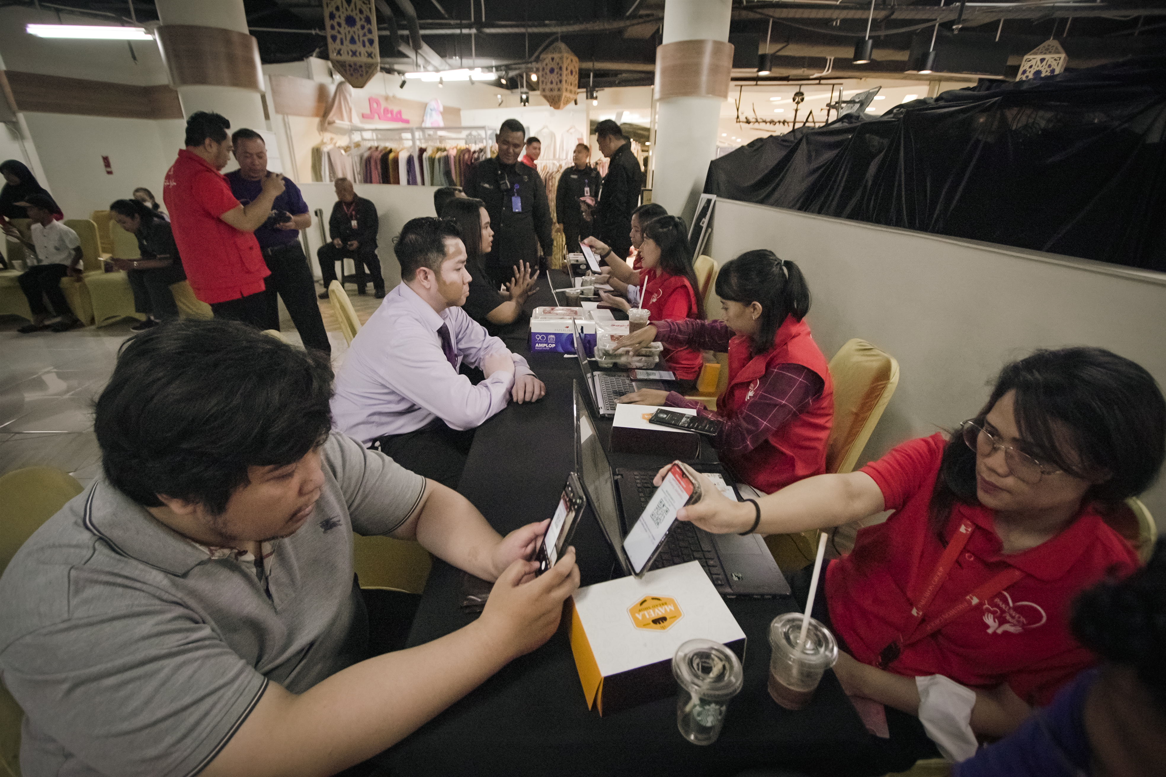 \App\Helpers\getUpload($galleryId)->alt