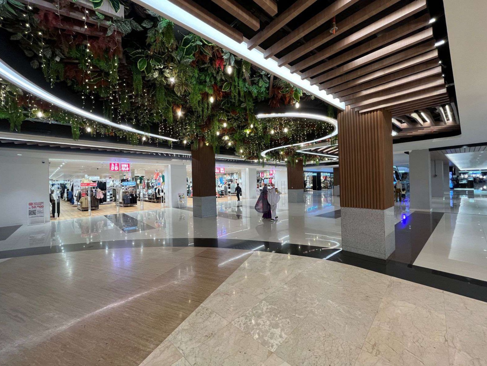 \App\Helpers\getUpload($galleryId)->alt