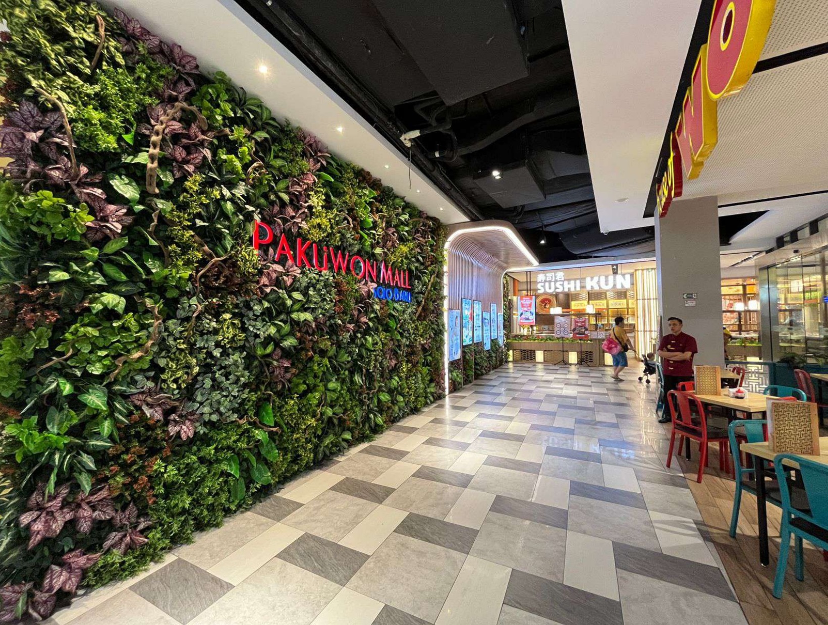 \App\Helpers\getUpload($galleryId)->alt