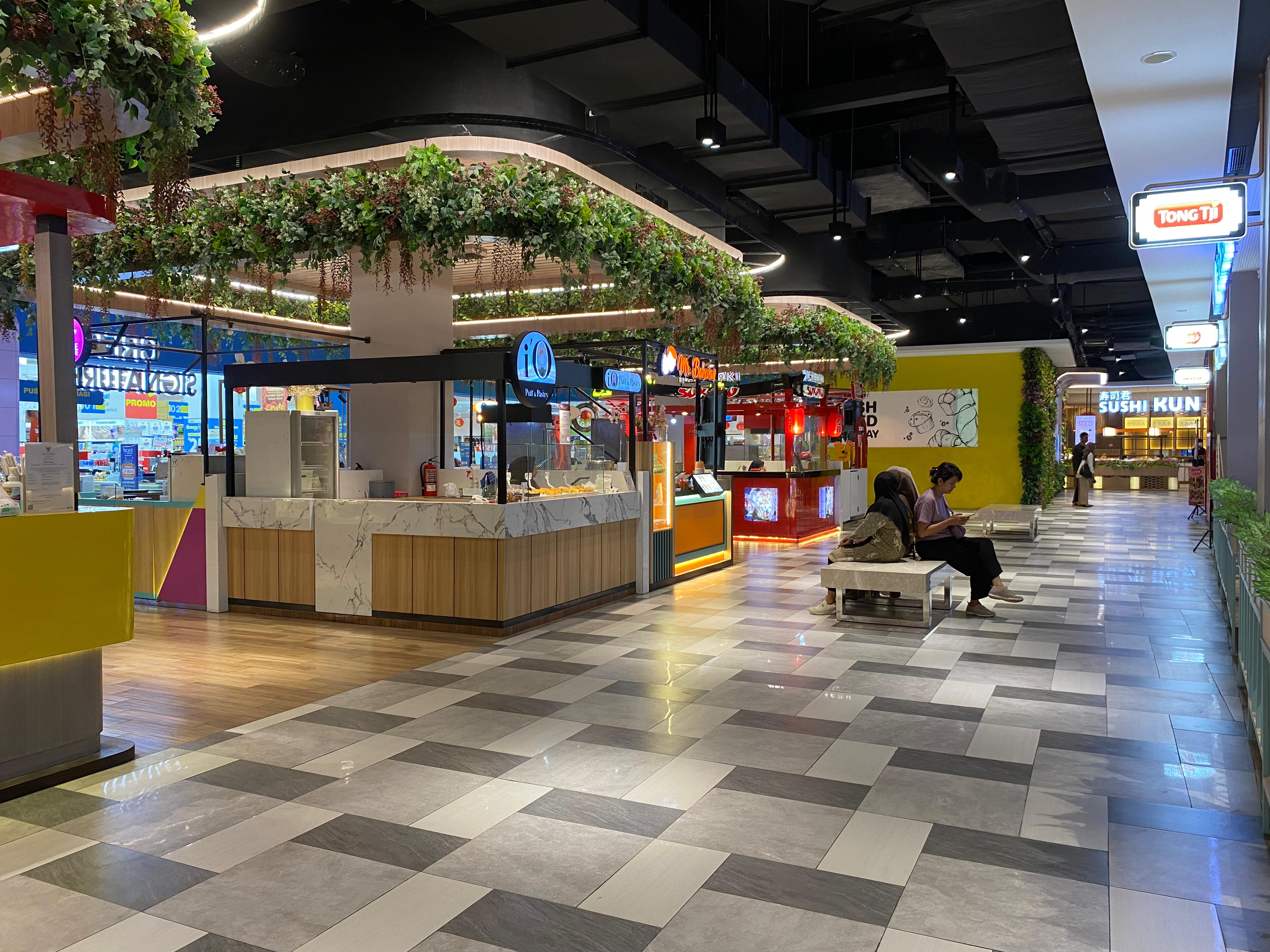 \App\Helpers\getUpload($galleryId)->alt