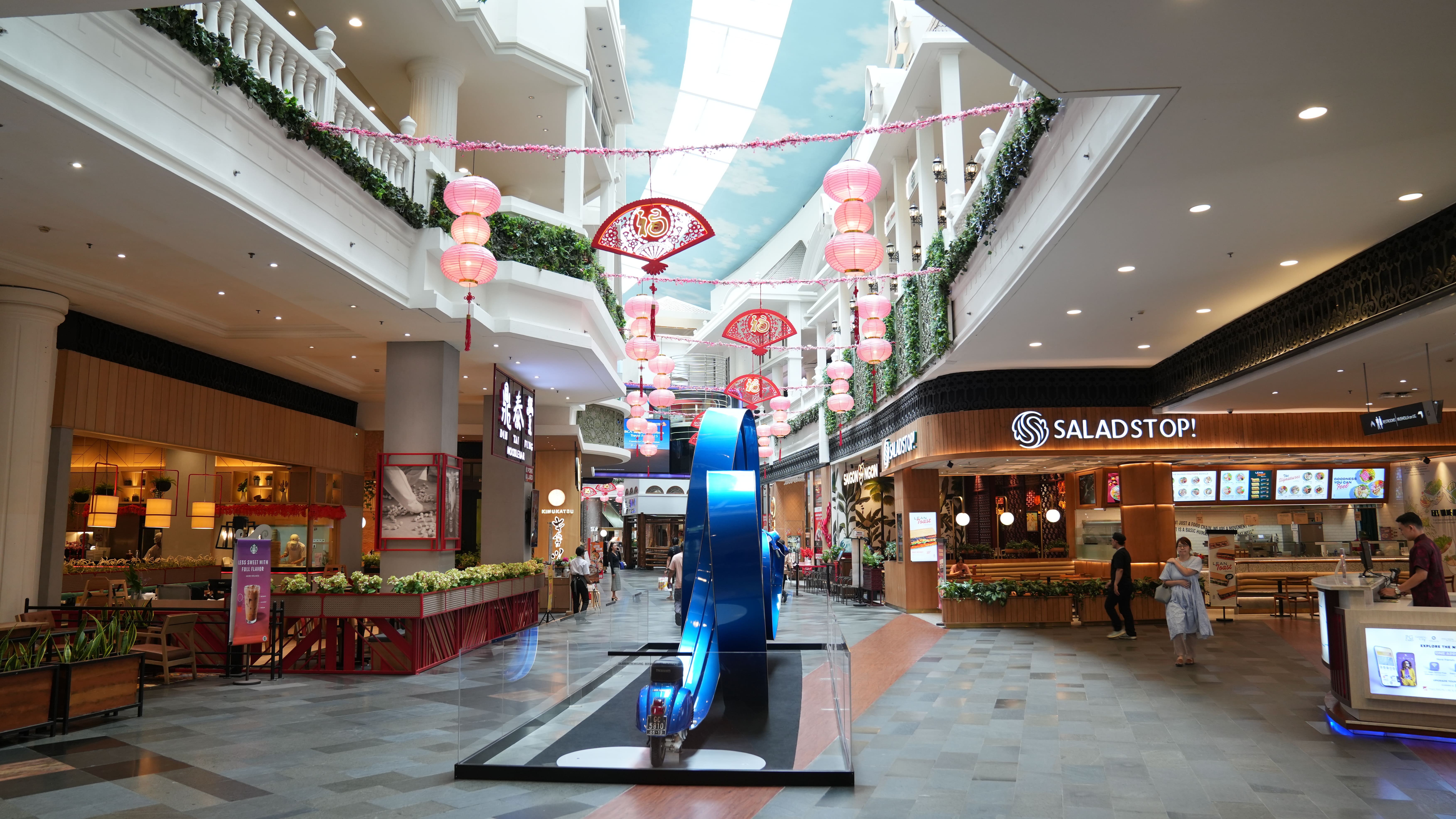 \App\Helpers\getUpload($galleryId)->alt