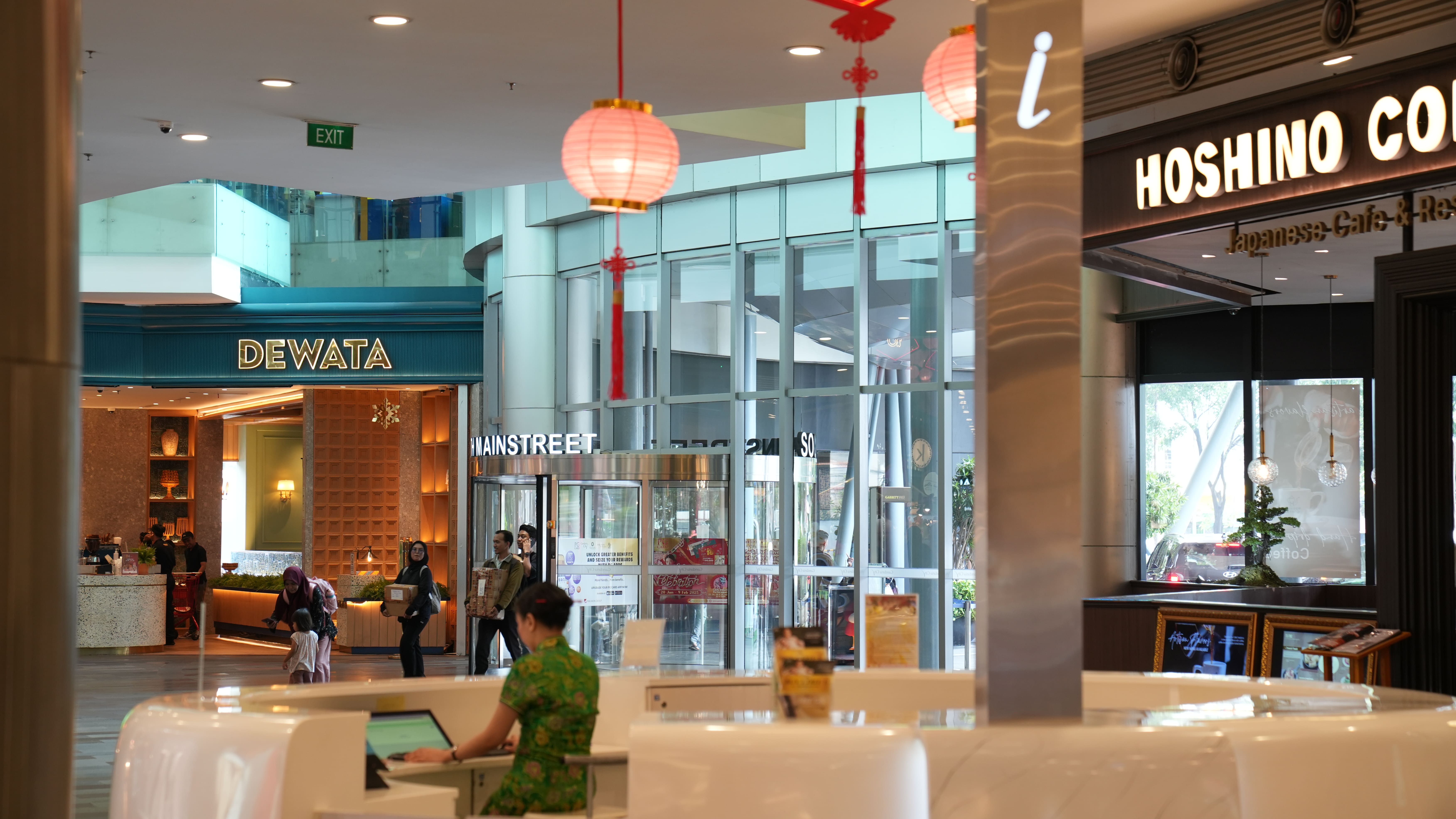 \App\Helpers\getUpload($galleryId)->alt