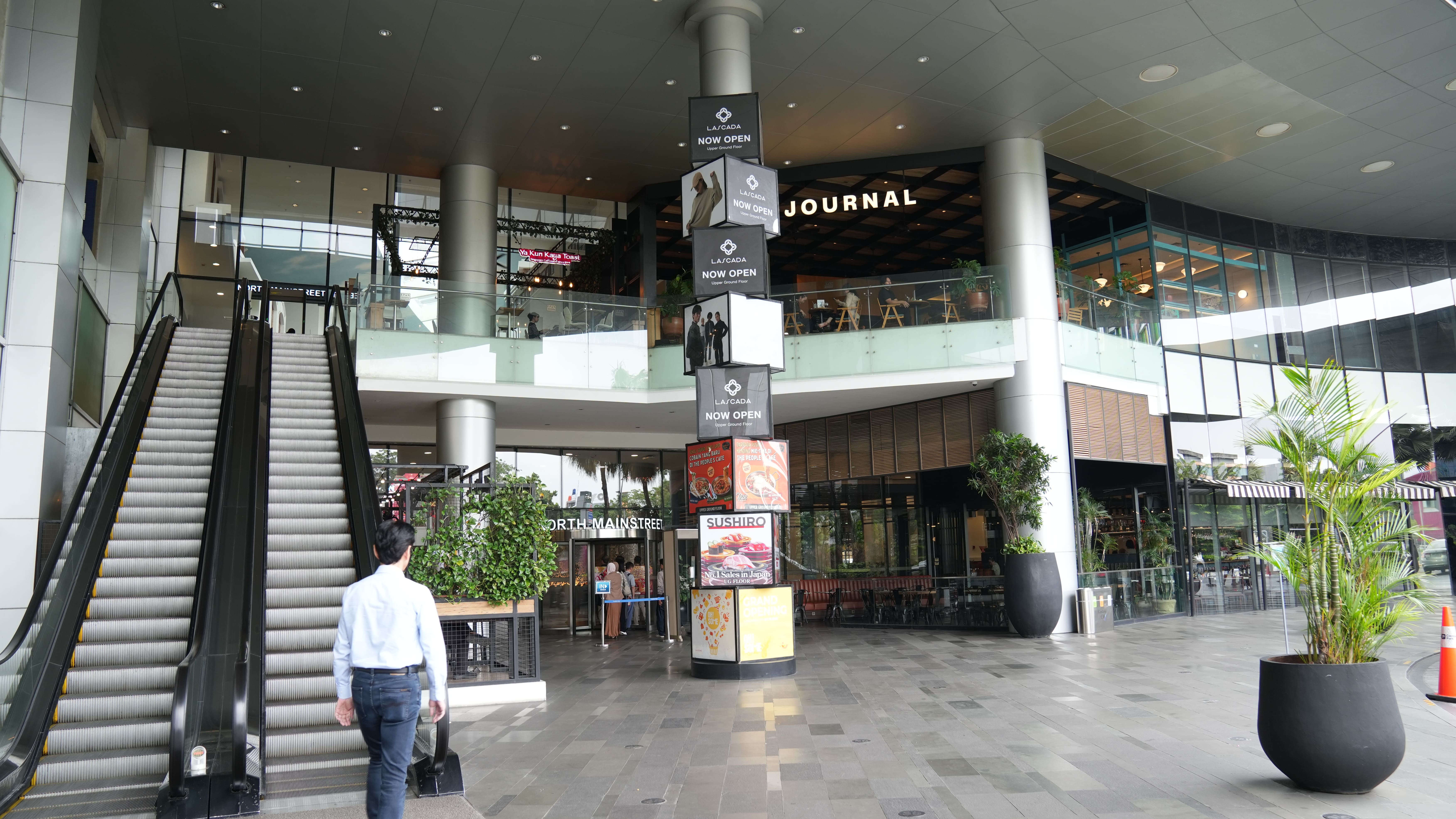 \App\Helpers\getUpload($galleryId)->alt