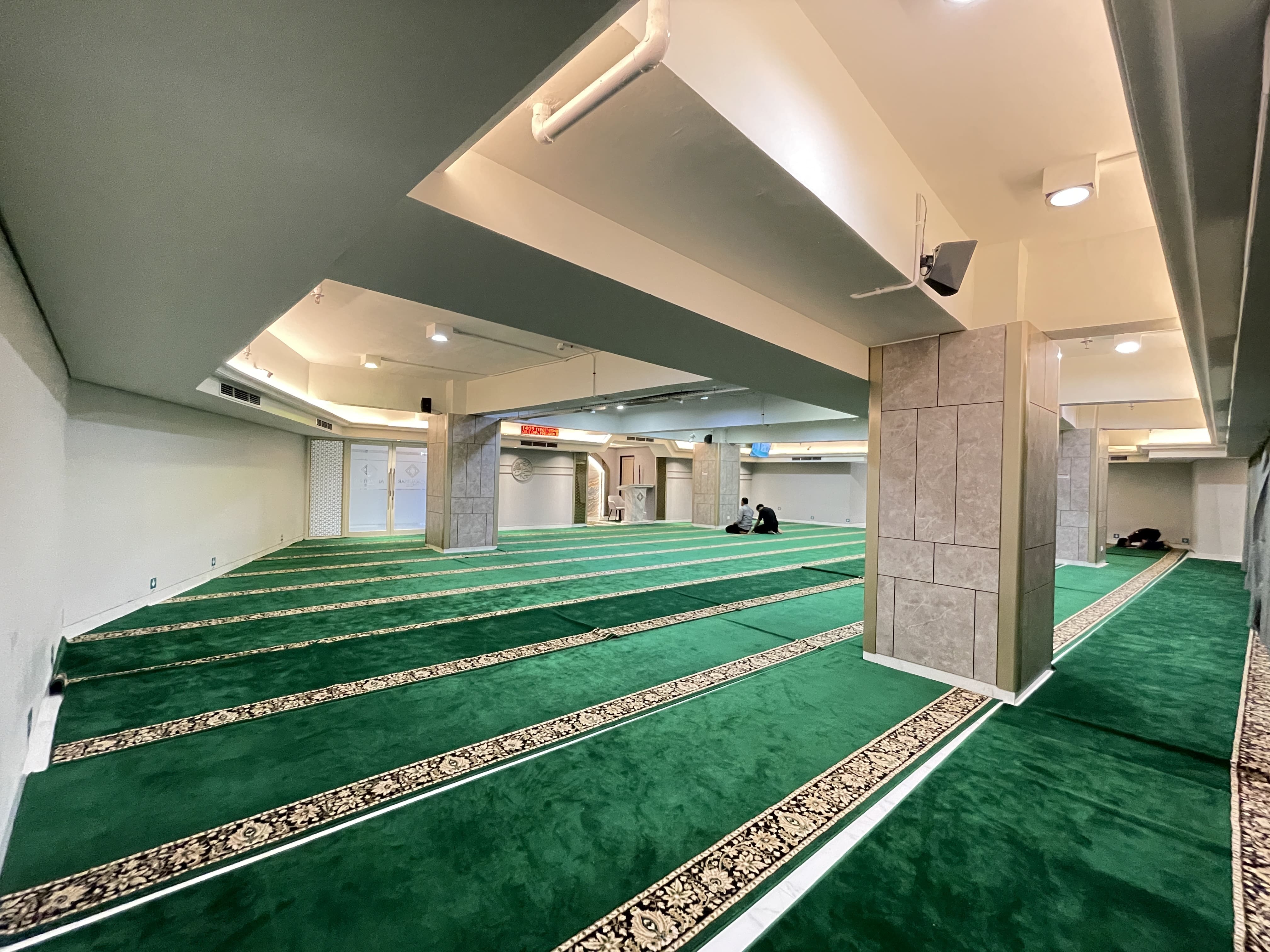 \App\Helpers\getUpload($galleryId)->alt