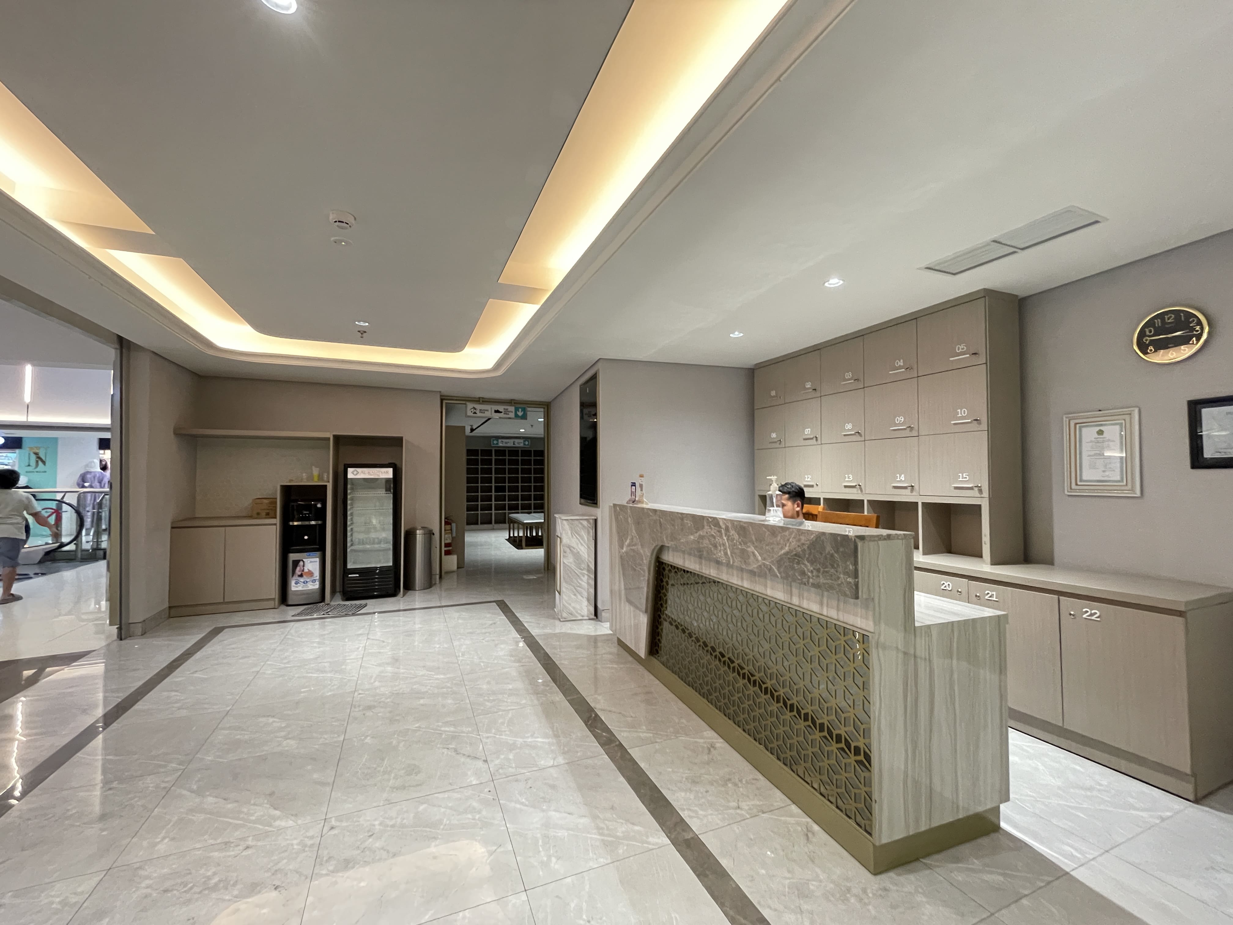 \App\Helpers\getUpload($galleryId)->alt