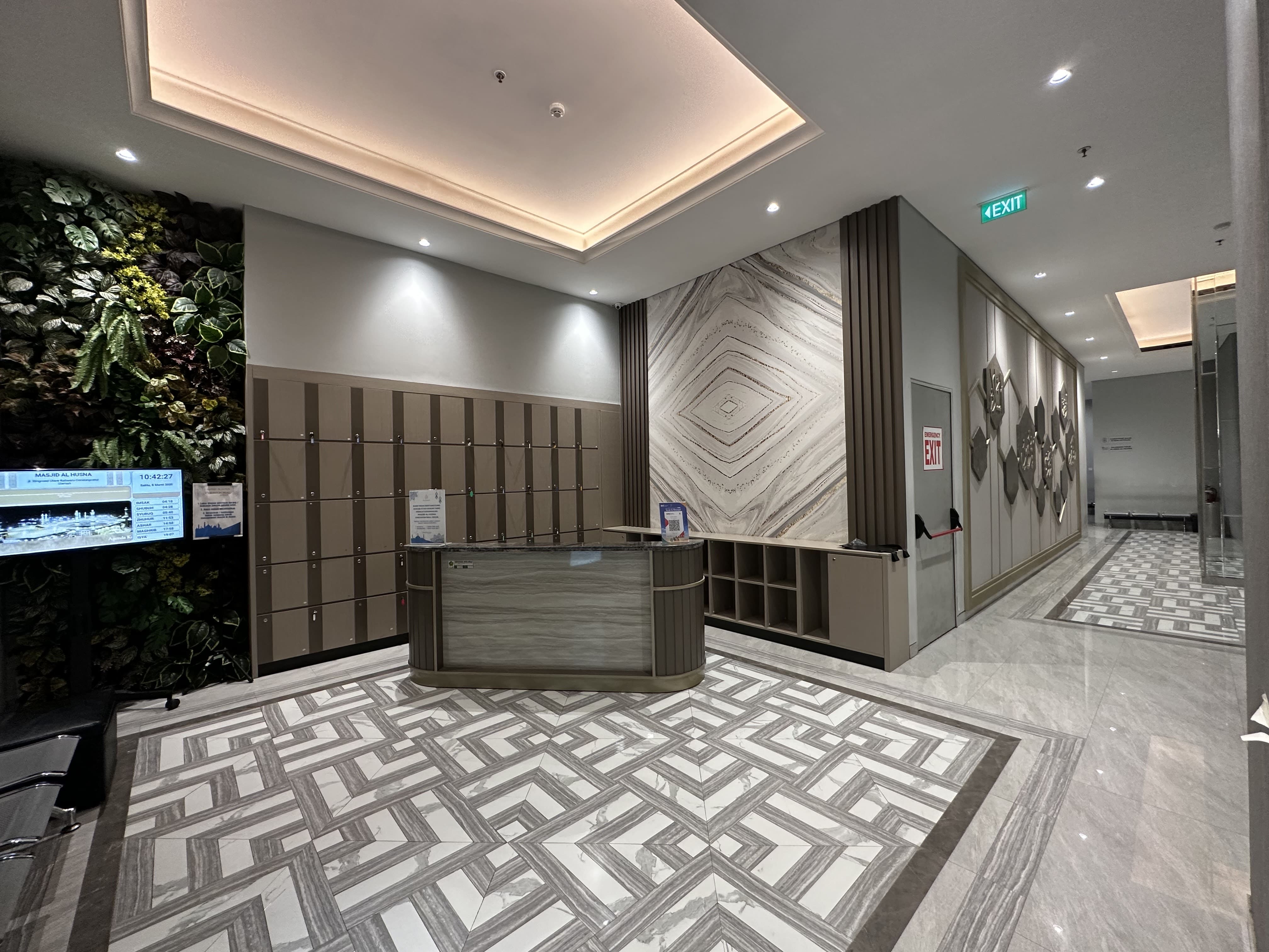 \App\Helpers\getUpload($galleryId)->alt