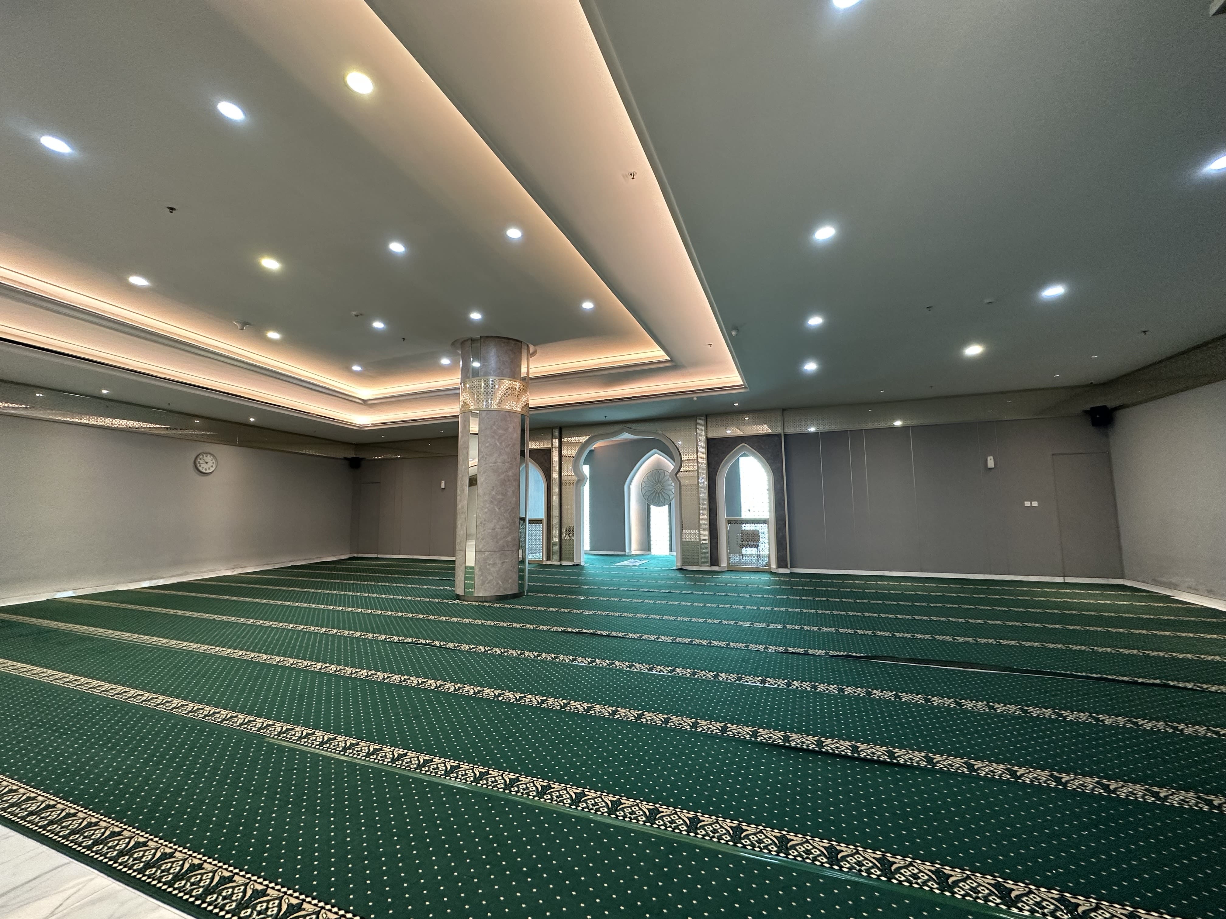 \App\Helpers\getUpload($galleryId)->alt