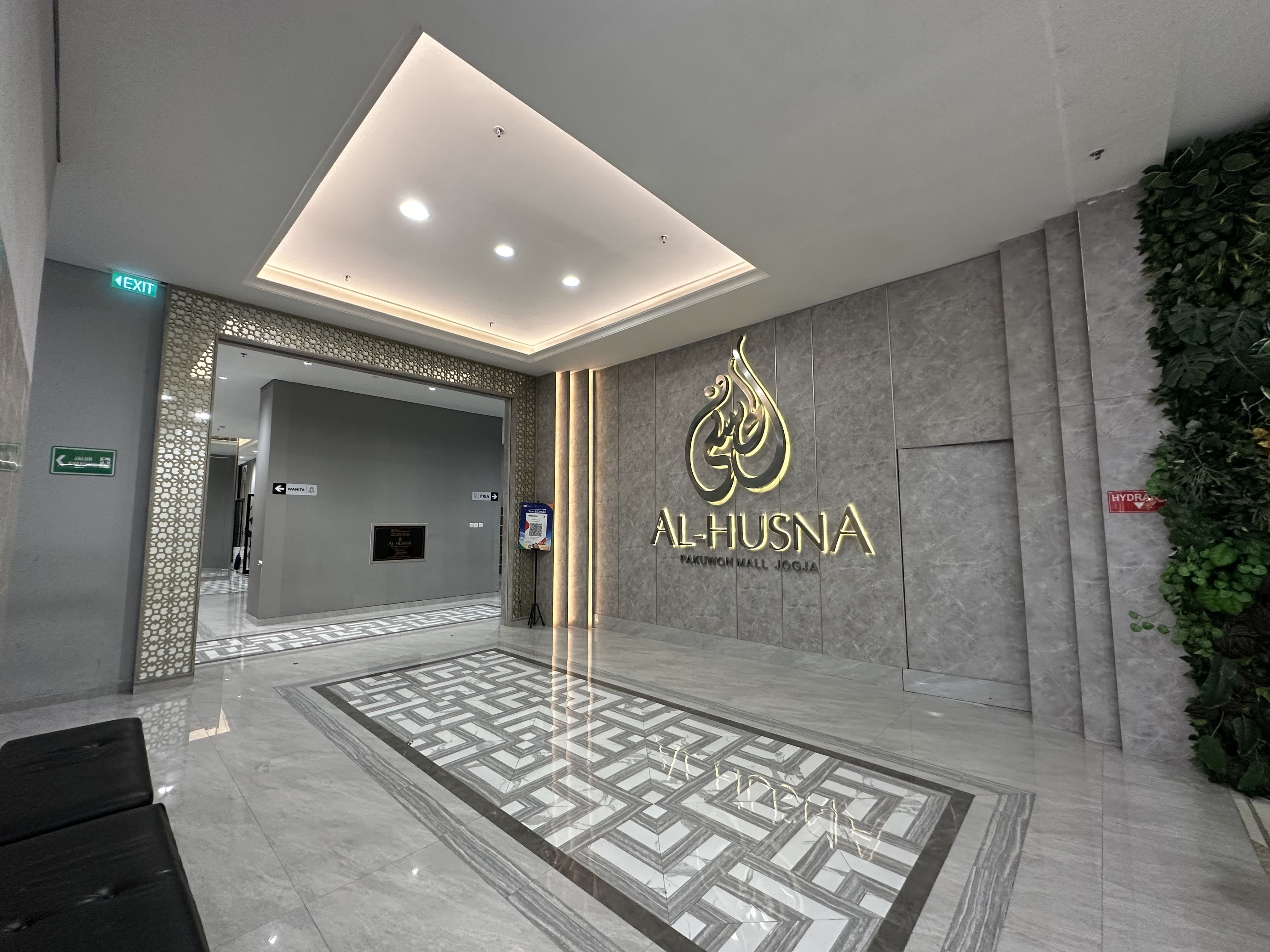 \App\Helpers\getUpload($galleryId)->alt