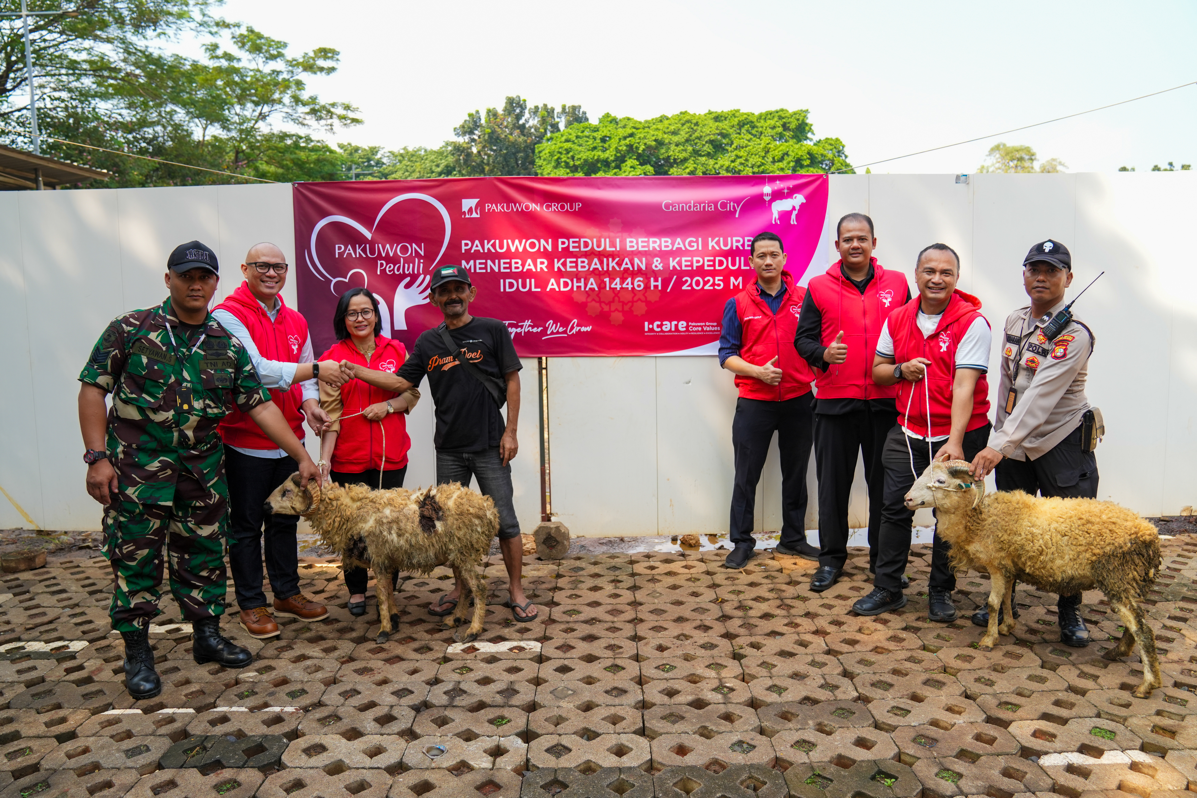 \App\Helpers\getUpload($galleryId)->alt