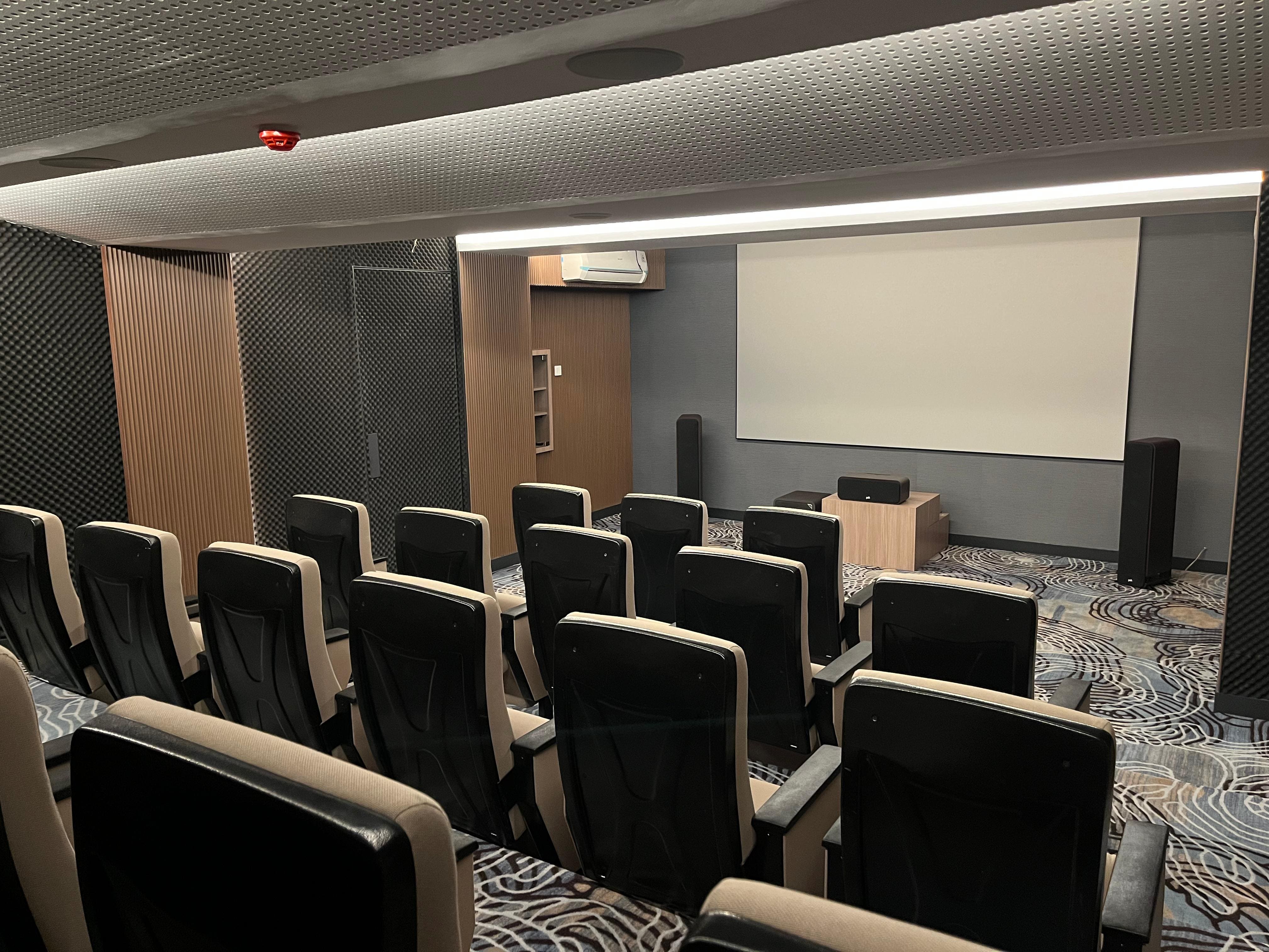 \App\Helpers\getUpload($galleryId)->alt