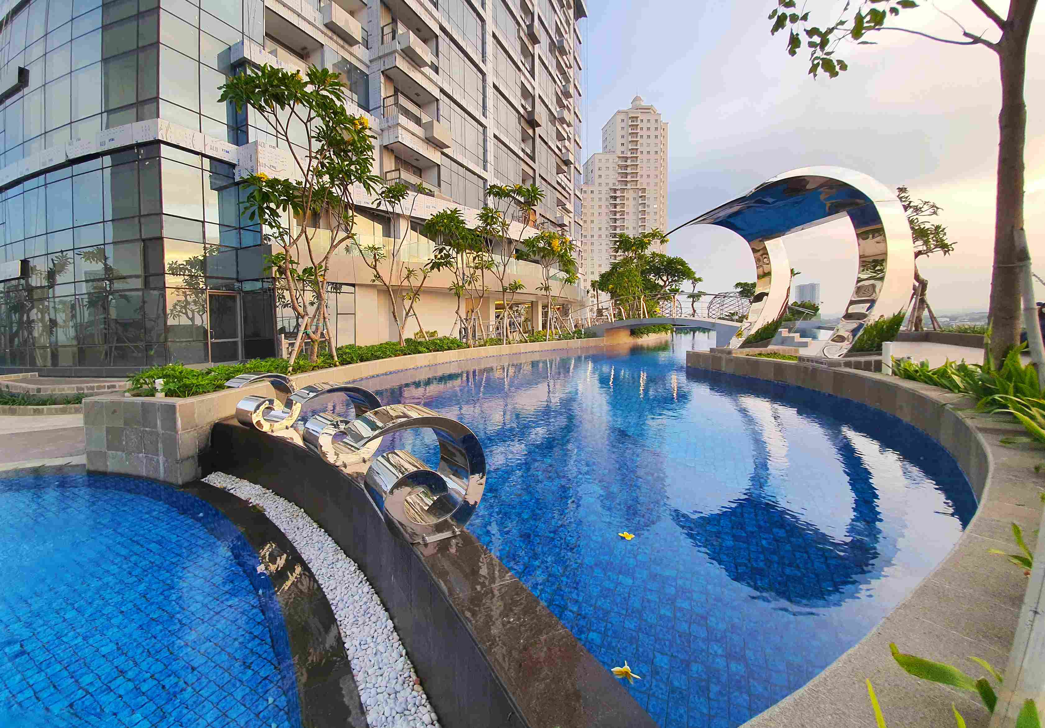 \App\Helpers\getUpload($galleryId)->alt