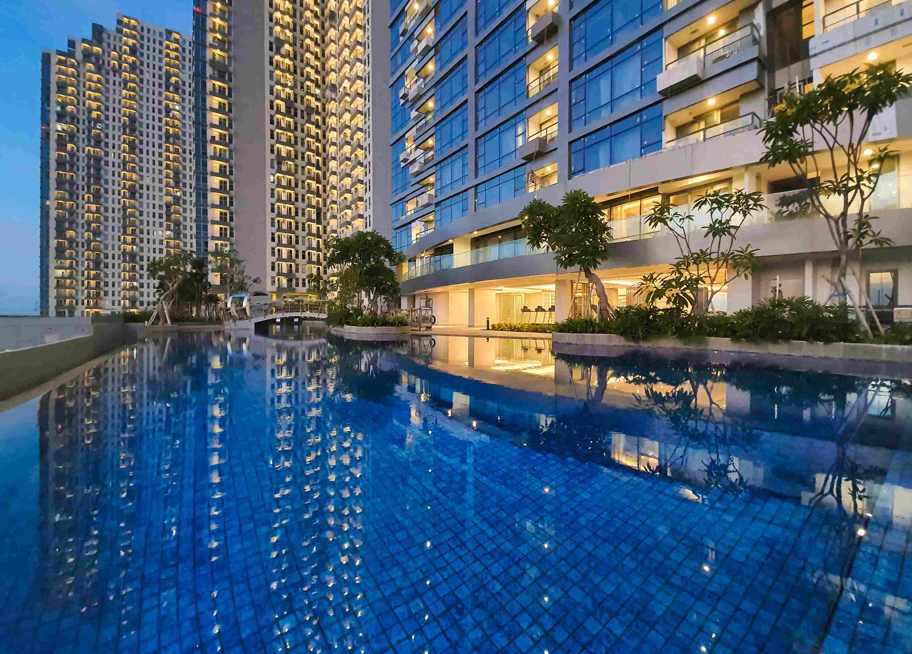 \App\Helpers\getUpload($galleryId)->alt