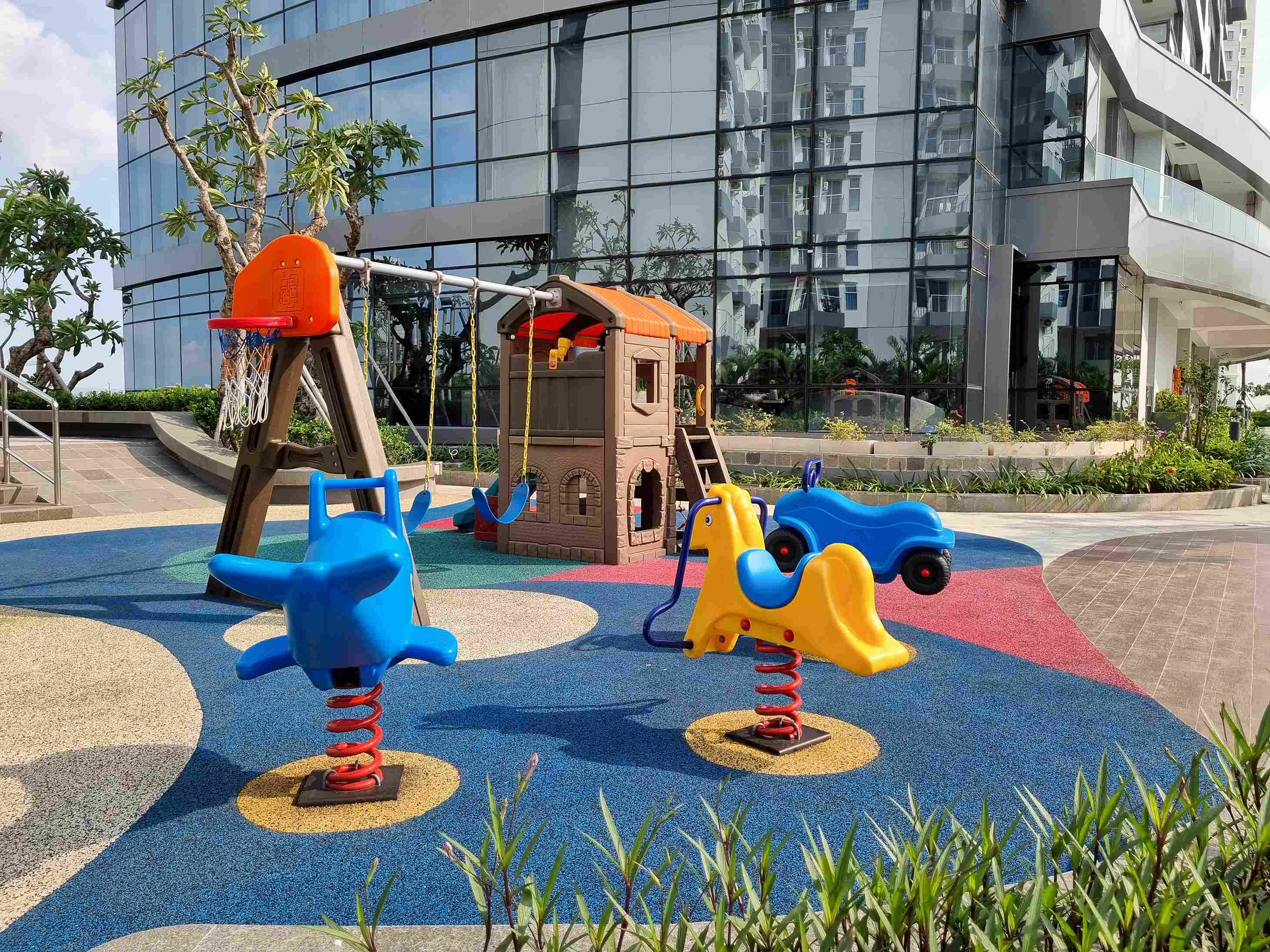 \App\Helpers\getUpload($galleryId)->alt