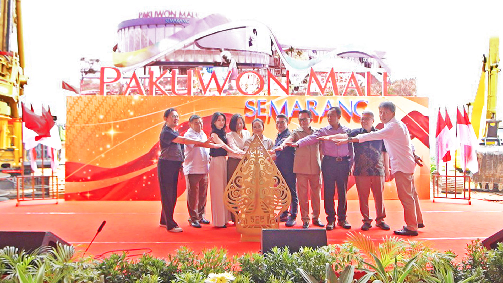 \App\Helpers\getUpload($galleryId)->alt